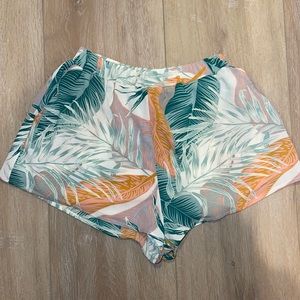 Elastic shorts with tropical print size S